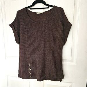 Women's Parallel Skies Brown Short Sleeve Blouse Decorative Buttons Large